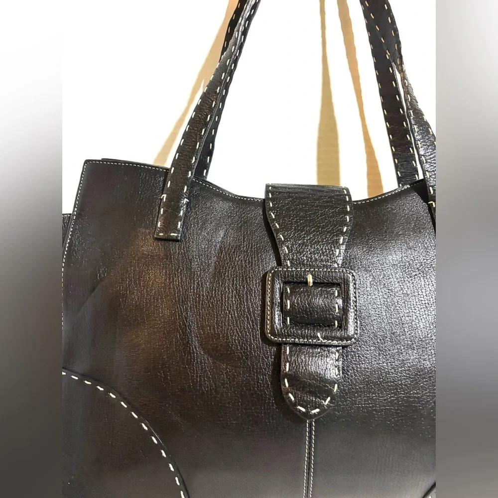 Elegant Black Leather Tote Bag - Picture 5 of 7